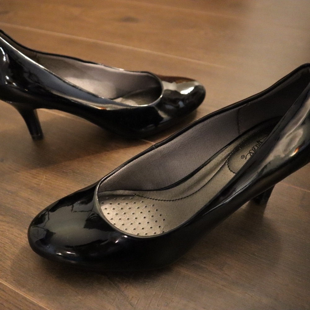 Life Stride Shiny Black Heels